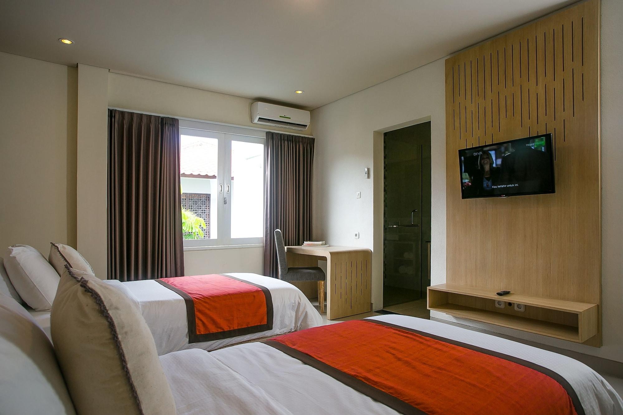 มหาลักษมี บูทิก โฮเต็ล Hotel ซานูร์ ภายนอก รูปภาพ
