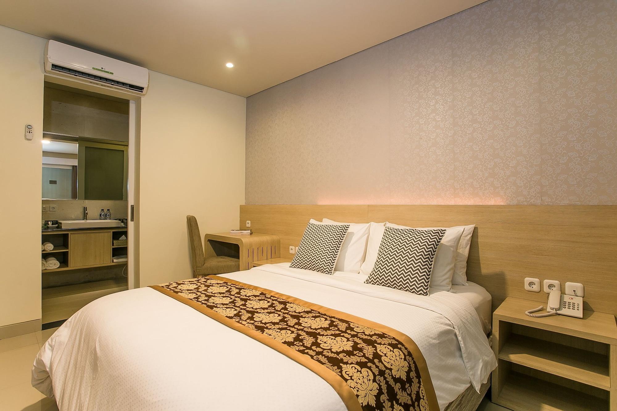 มหาลักษมี บูทิก โฮเต็ล Hotel ซานูร์ ภายนอก รูปภาพ