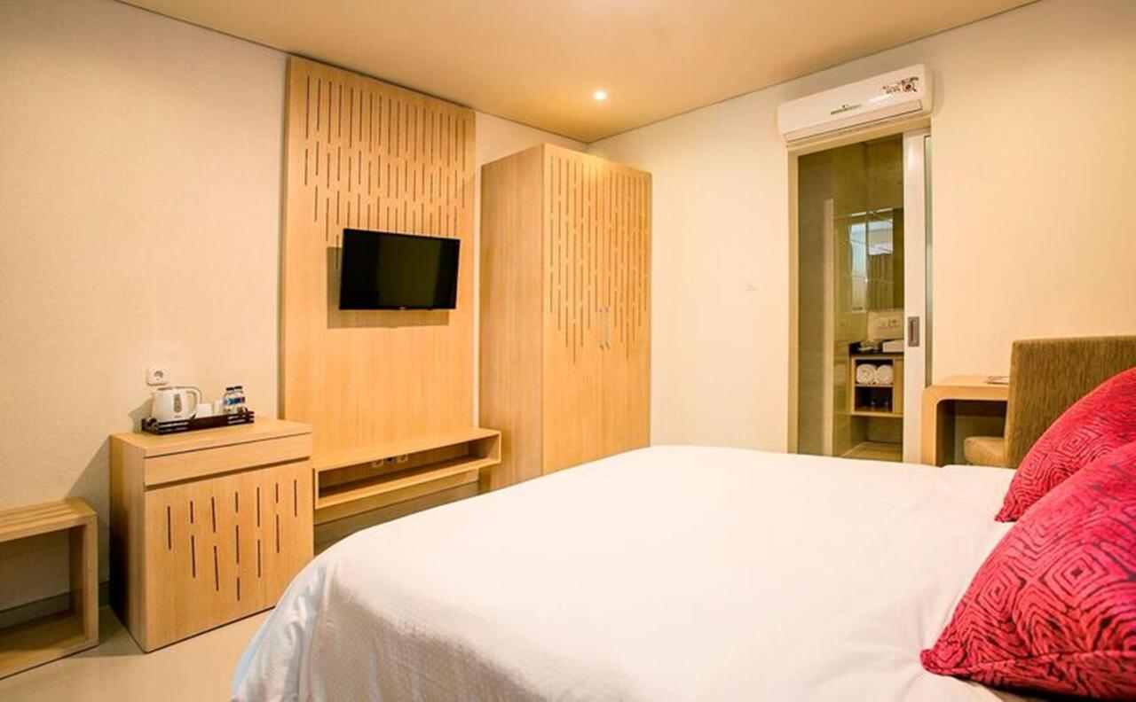 มหาลักษมี บูทิก โฮเต็ล Hotel ซานูร์ ภายนอก รูปภาพ