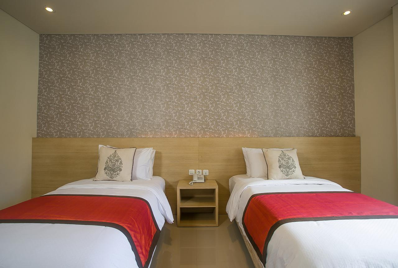 มหาลักษมี บูทิก โฮเต็ล Hotel ซานูร์ ภายนอก รูปภาพ