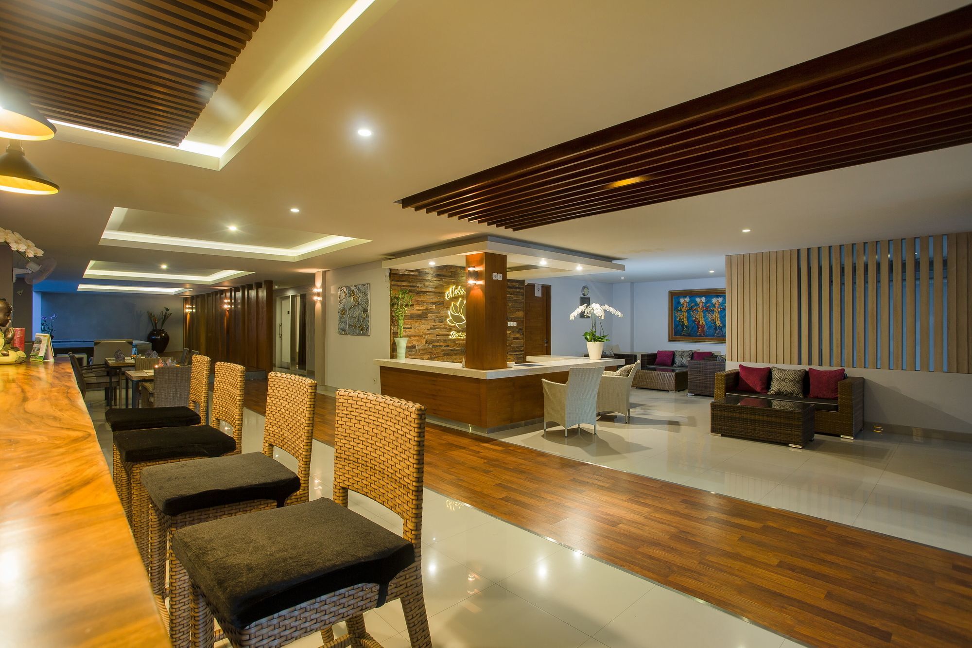 มหาลักษมี บูทิก โฮเต็ล Hotel ซานูร์ ภายนอก รูปภาพ